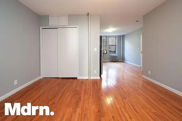 Rented by Mdrn Residential | media 23