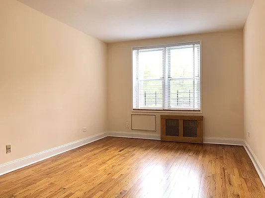 Rented by Kew Forest Realty Inc | media 7