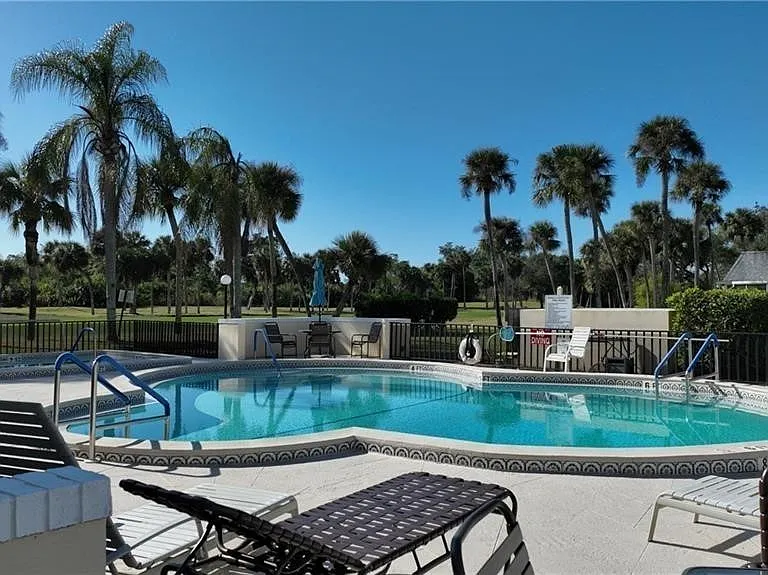 9 Park Lane Cir — Photo 24