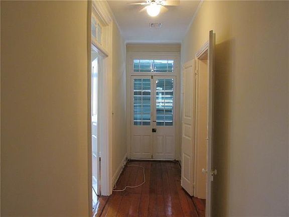 4th image of 825 Chartres St #3