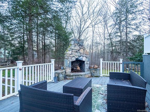 3rd image of 29 Rocklyn Dr