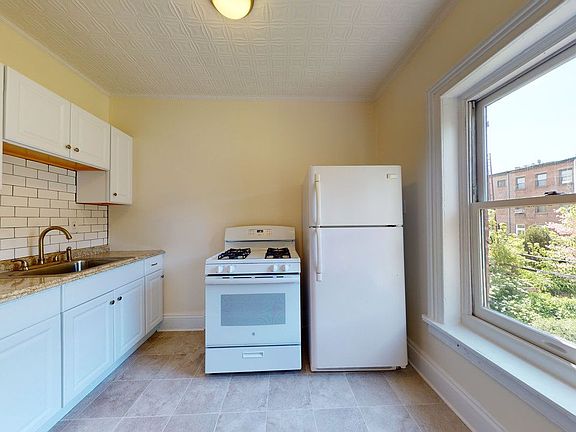 5th image of 406 Sackett St #2