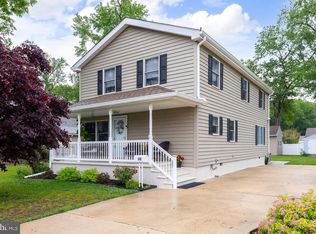 44 S Market St, Gibbstown, NJ 08027