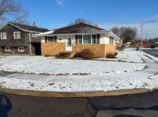 30911 Roosevelt Rd, Wickliffe, OH 44092