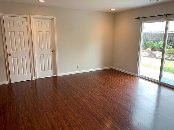 5th image of 5620 Holland Ln