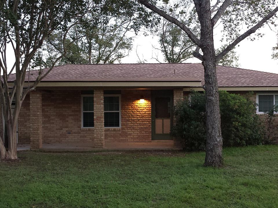 2 bedroom, 1 bath appx. 1100 sq. ft.