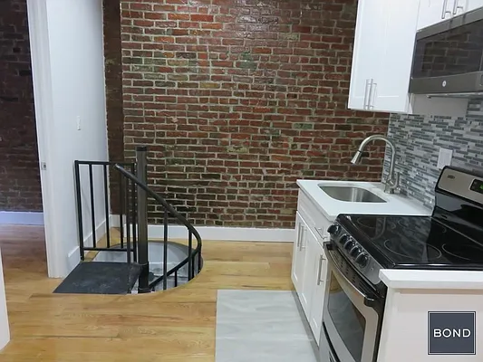 Rented by Bond New York | media 83