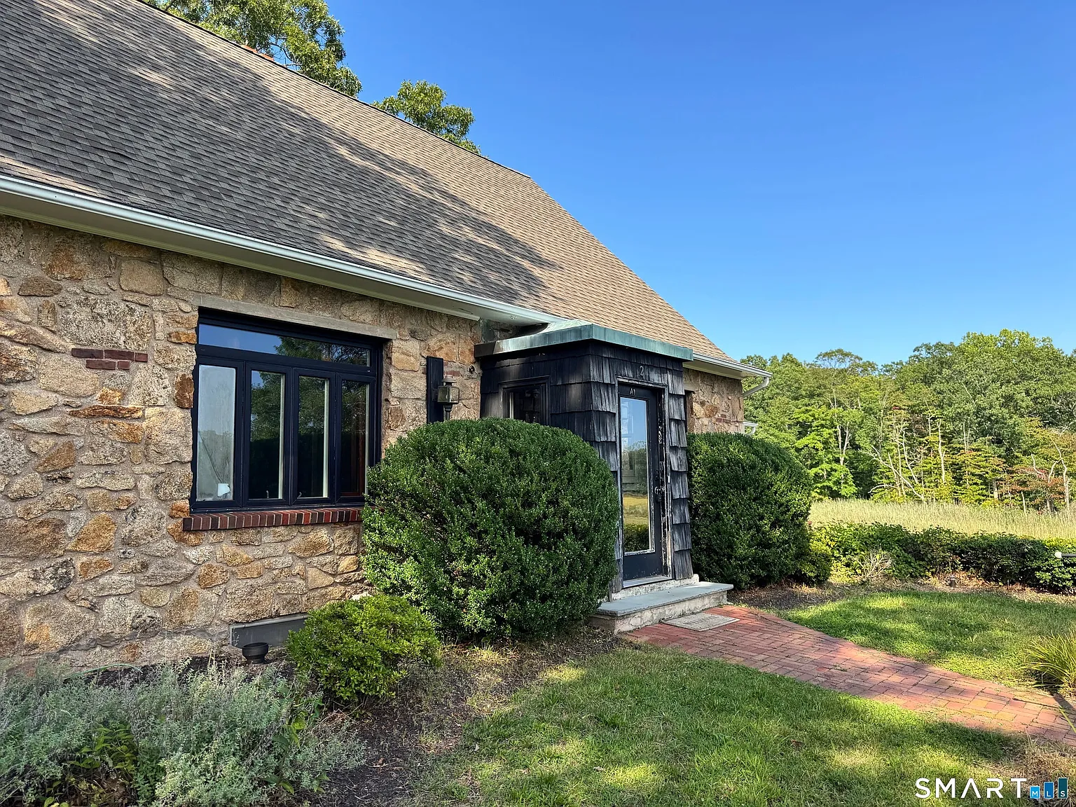 4 bed, 3.0 bath, 3204 sqft, $4,500 — Photo 2