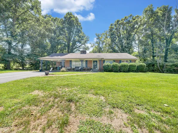 45 Woodbriar Ct, Bassett, VA 24055