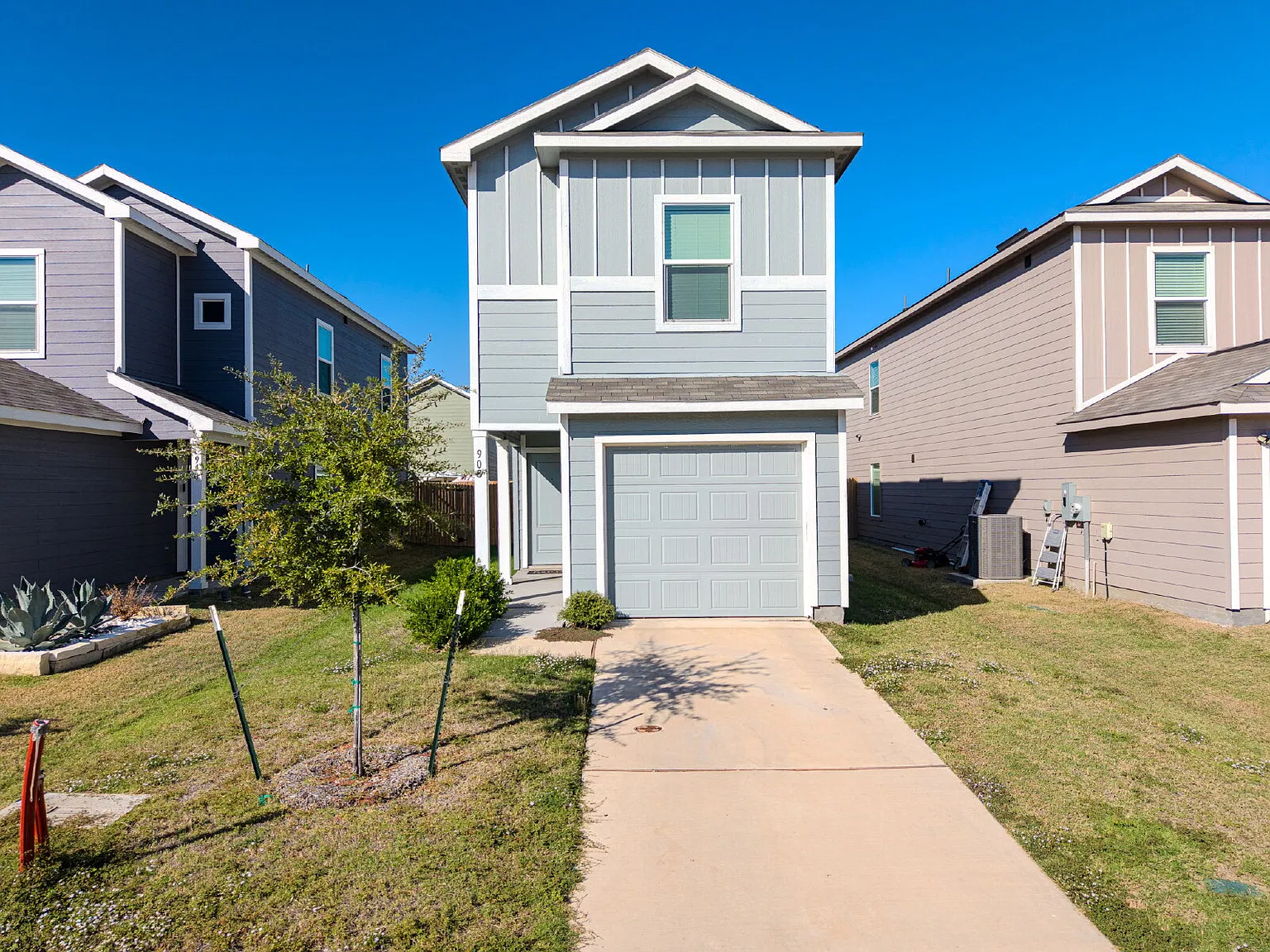 3 bed, 2.5 bath, 1203 sqft, $1,695 — Photo 2