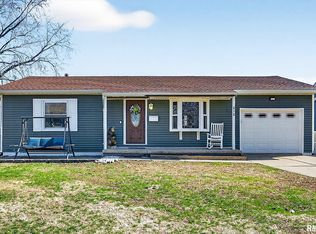 616 S Sweetbriar Dr, Chillicothe, IL 61523