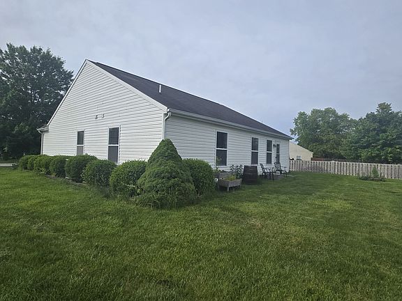 3rd image of 5870 Mill Oak Dr