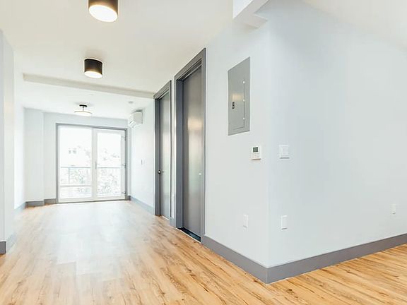 2nd image of 222 Parkville Ave #2A