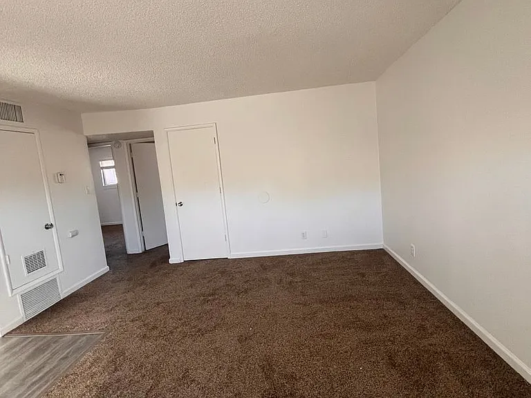 145 Michelle Dr — Photo 3