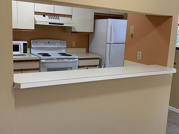 5th image of 6553 SE Federal Hwy #10-203