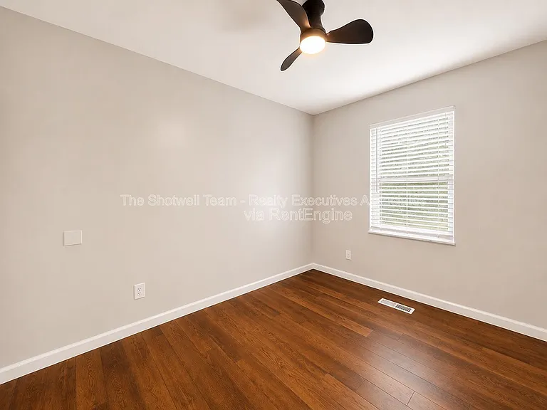 6814 Trousdale Rd — Photo 7