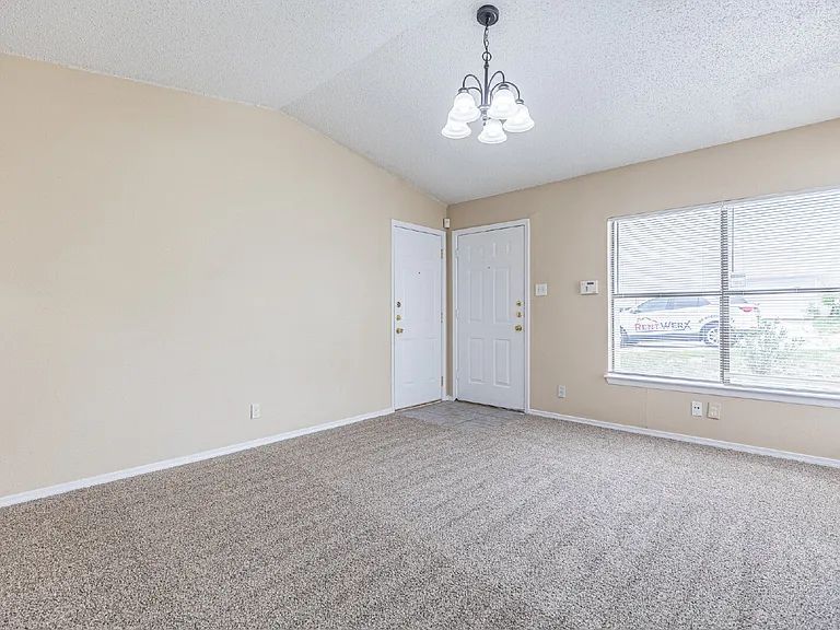 9643 Bratton Dr — Photo 8