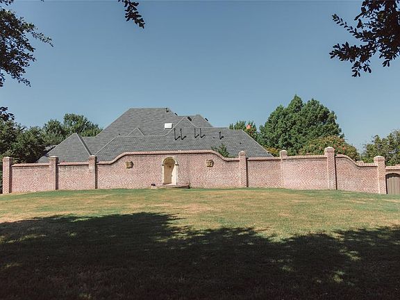 4th image of 3840 Touraine Dr #47