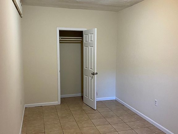5th image of 252 Sip Ave APT B1