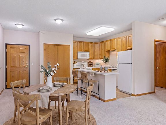 3rd image of 4824 E 53rd St APT 307