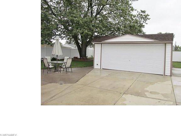2nd image of 16051 Susan Dr