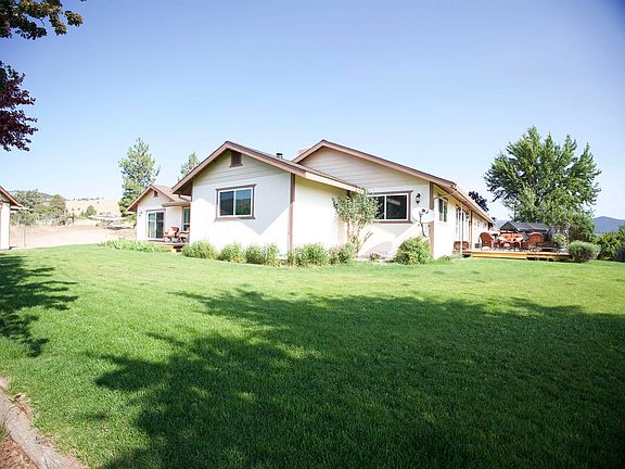 3rd image of 699-150 Gold Crest Ln