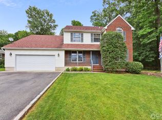 80 Dellwood Rd, Edison, NJ 08820