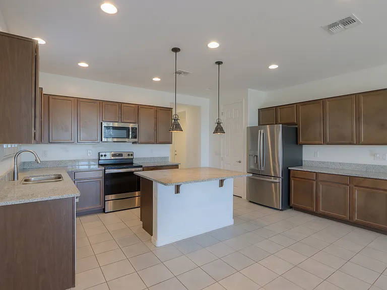 832 S Strahan Pl — Photo 12