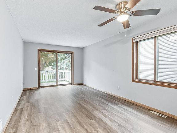 2nd image of 435 Whispering River Ln