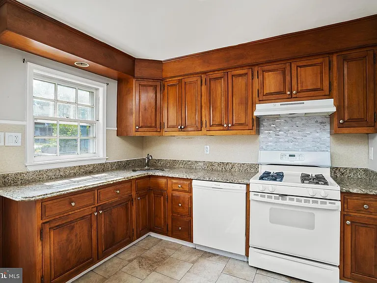 1738 Glen Ridge Rd — Photo 7