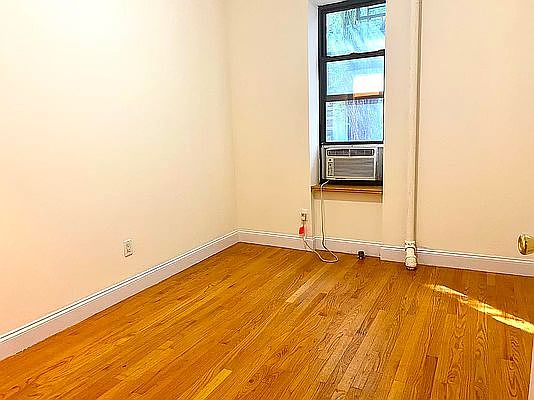 5th image of 227 E 50th St APT 4