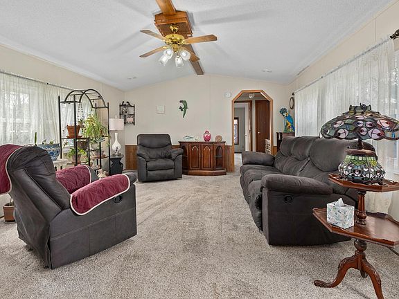 3rd image of 57 Edgewater Ct