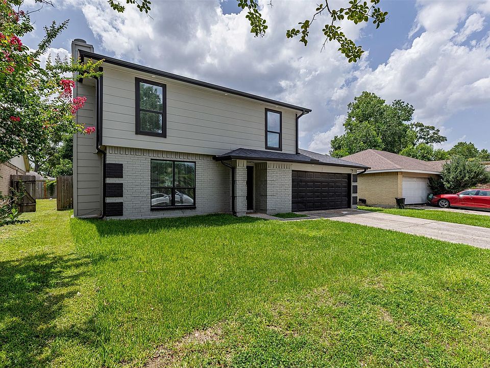 1st image of 12223 Kingslake Forest Dr