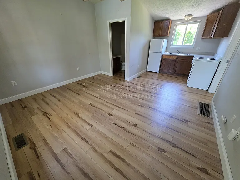 419 1/2 Walnut Ave — Photo 2