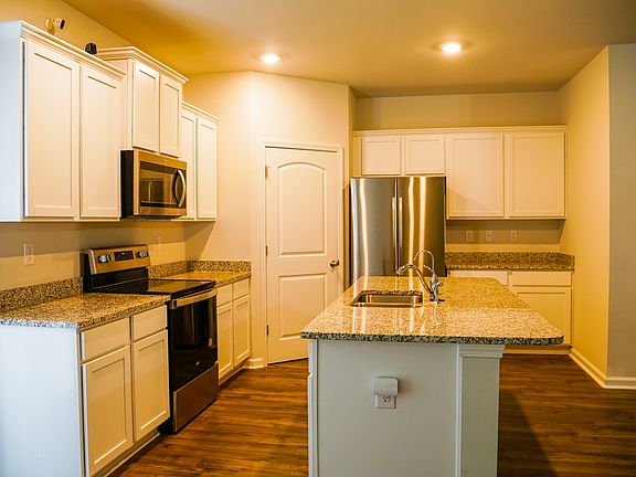 5th image of 4355 Newland St