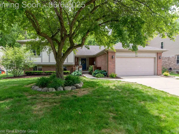 30857 Mayville St, Livonia, MI 48152