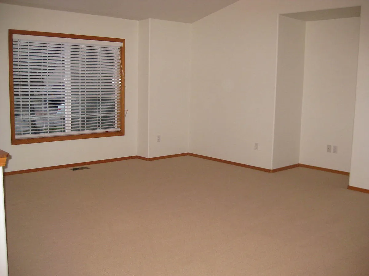 Building Photo - 5579 SW Otana Pl