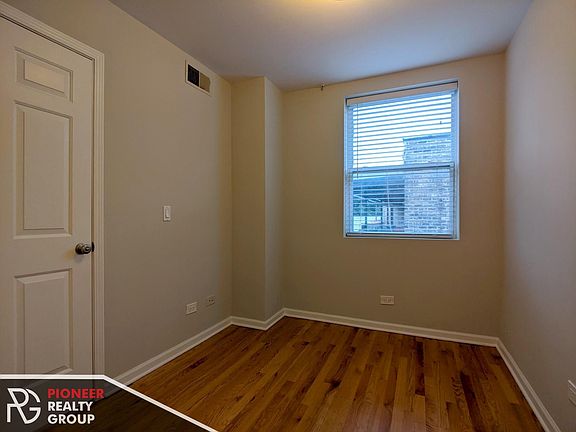 4th image of 2521 W Leland Ave