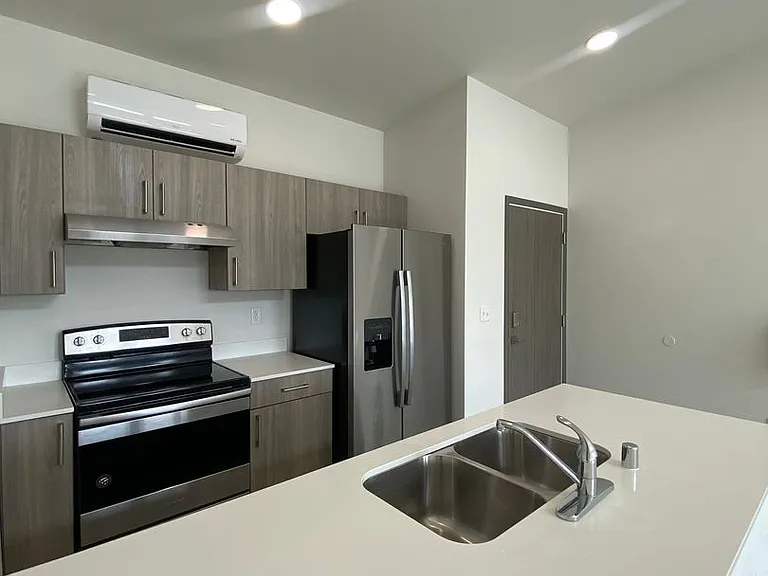 Wall Street Apartments — Photo 3