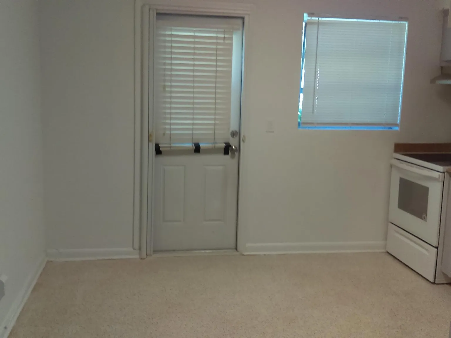 2 bed, 1.0 bath, 940 sqft, $2,350 — Photo 3
