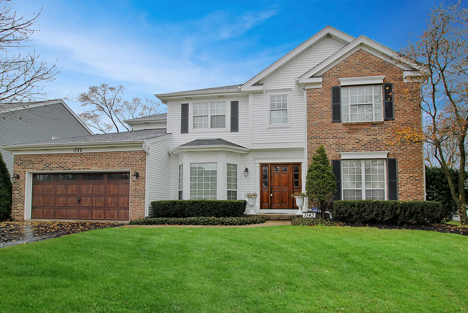 1143 Hummingbird Ln photo 1