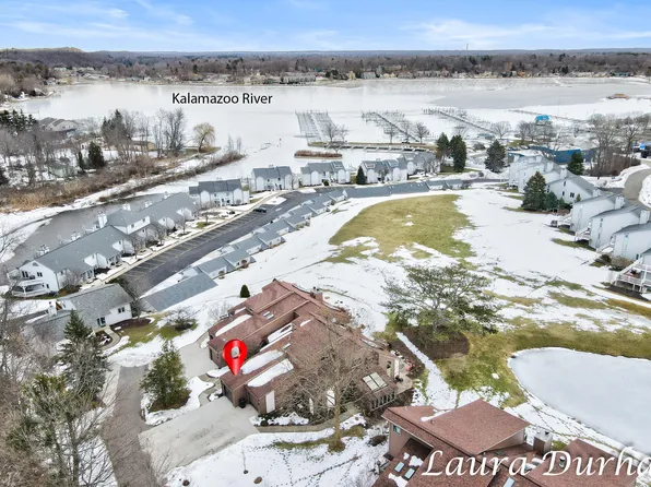 149 Harbor Ct #14, Douglas, MI 49406