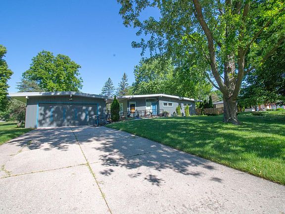 2nd image of 3325 Wilshire ROAD