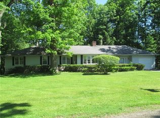 35 Oakwood Ln, Scottsville, NY