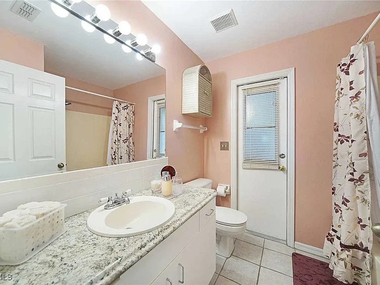 3832 SW 20th Ave — Photo 15