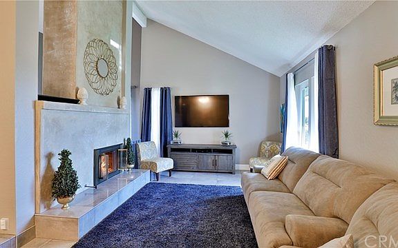 5th image of 2372 N Vallejo Way