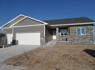 3316 Pinehurst Pl, Grand Island, NE 68803