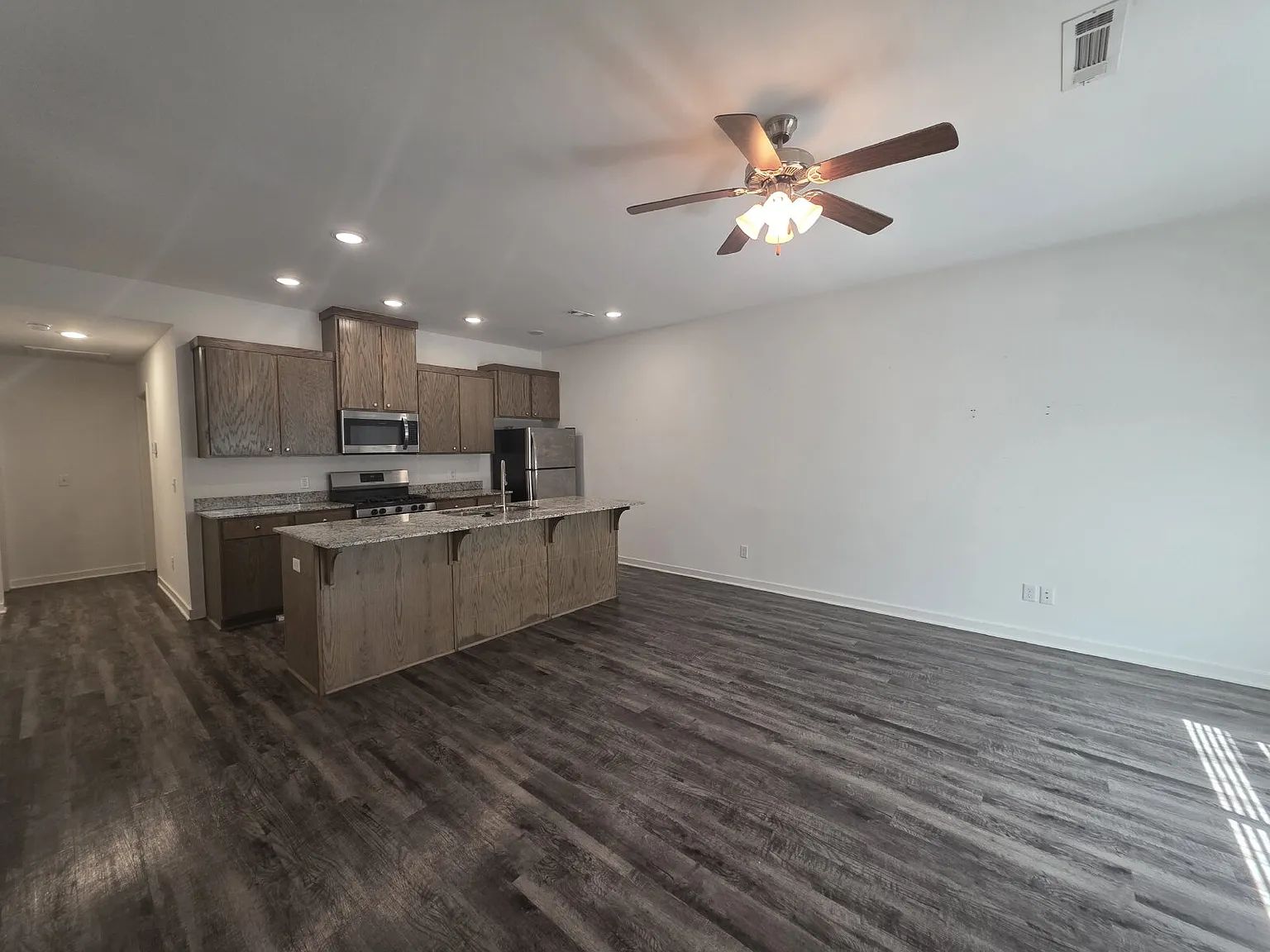 3 bed, 2.0 bath, $1,199 — Photo 2