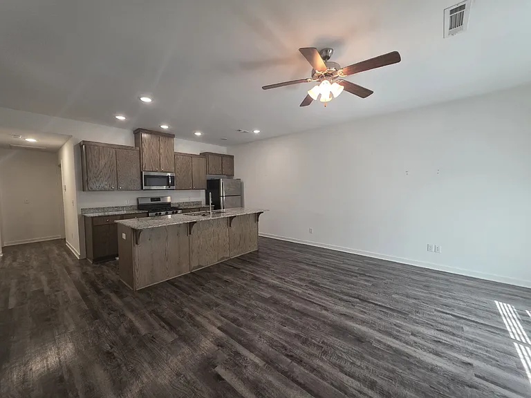 320 Westbrook Ct #1 — Photo 2