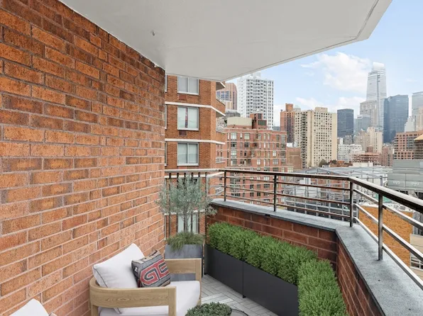 520 2nd Avenue image 5 of 29